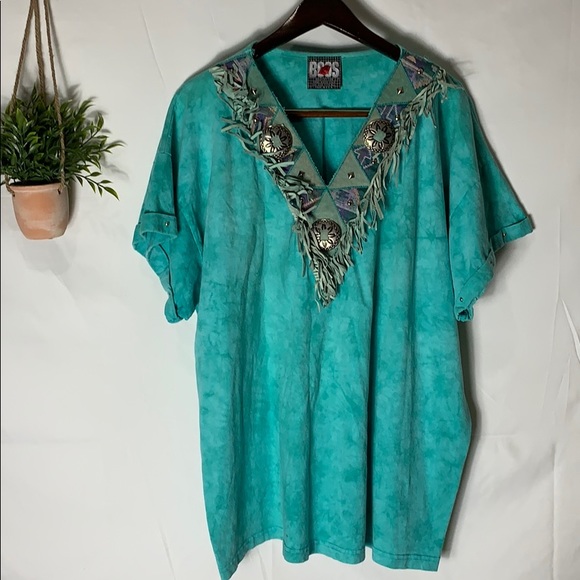 •Vintage Tribal Style T-Shirt• - Picture 1 of 5